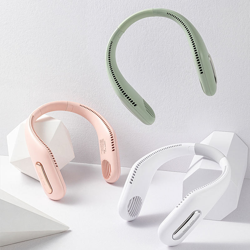 Éventail suspendu au cou