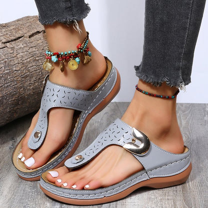 Women's New Round Head Hollow Metal Buckle Wedge Heel Comfortable Toe Sandals