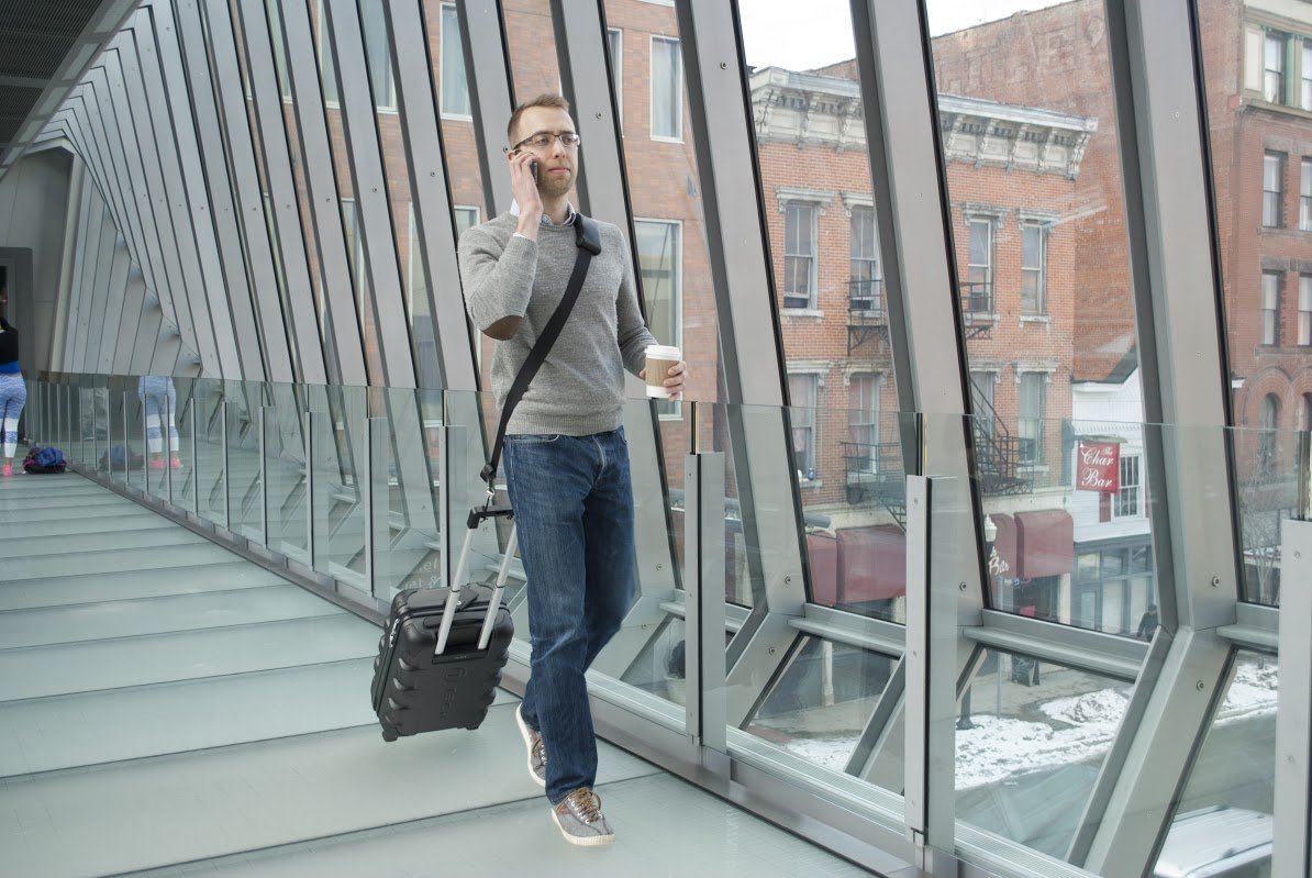RetraStrap Hands-Free Carry-On Attachment – Anti-Theft Luggage Strap